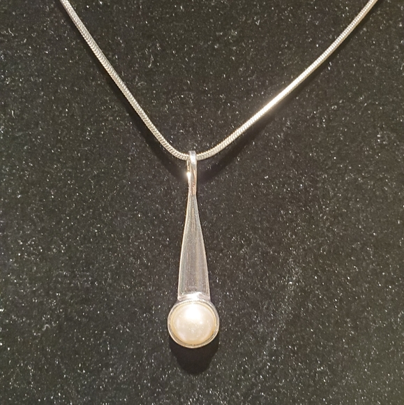 Genuine pearl Solid .925 STERLING SILVER Pendant ON 925 chain - Picture 1 of 5